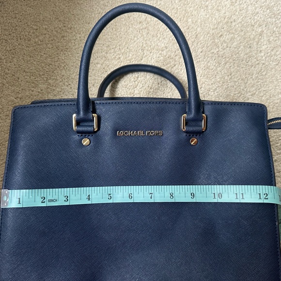 Michael Kors Selma Tote Large - Picture 8 of 10
